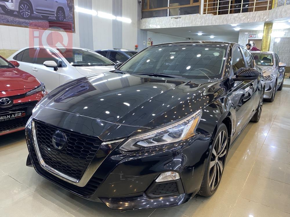 نيسان ألتيما